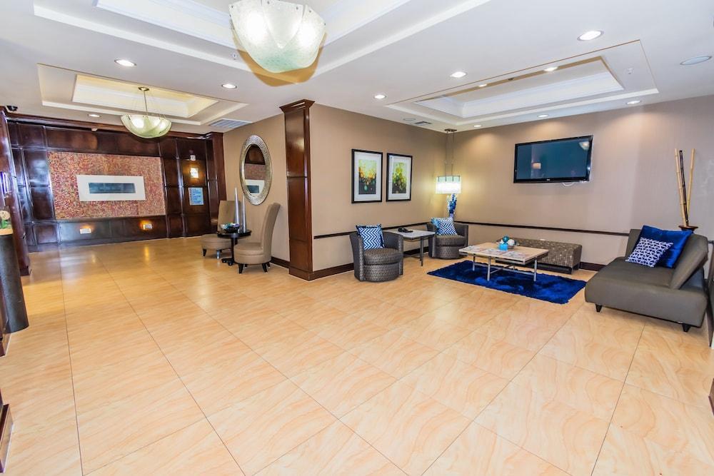 Express Houston Space Center-clear By Ihg 2*