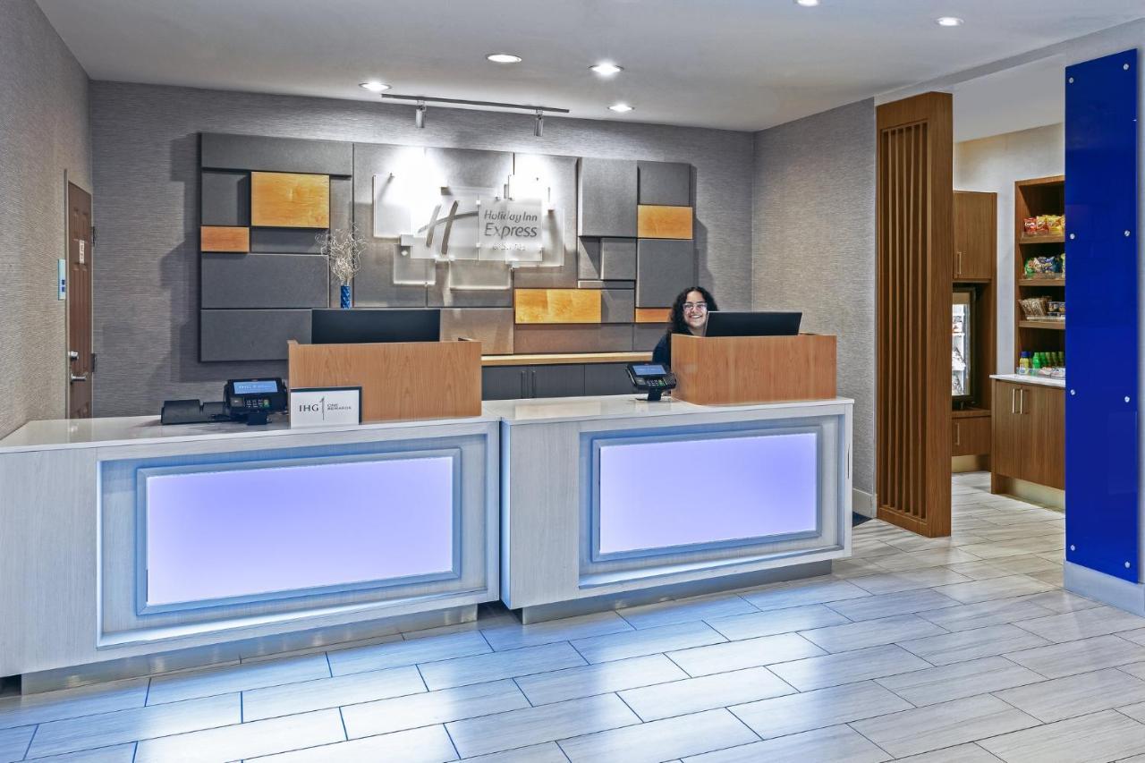 Hotel Express Houston Space Center-clear By Ihg Webster