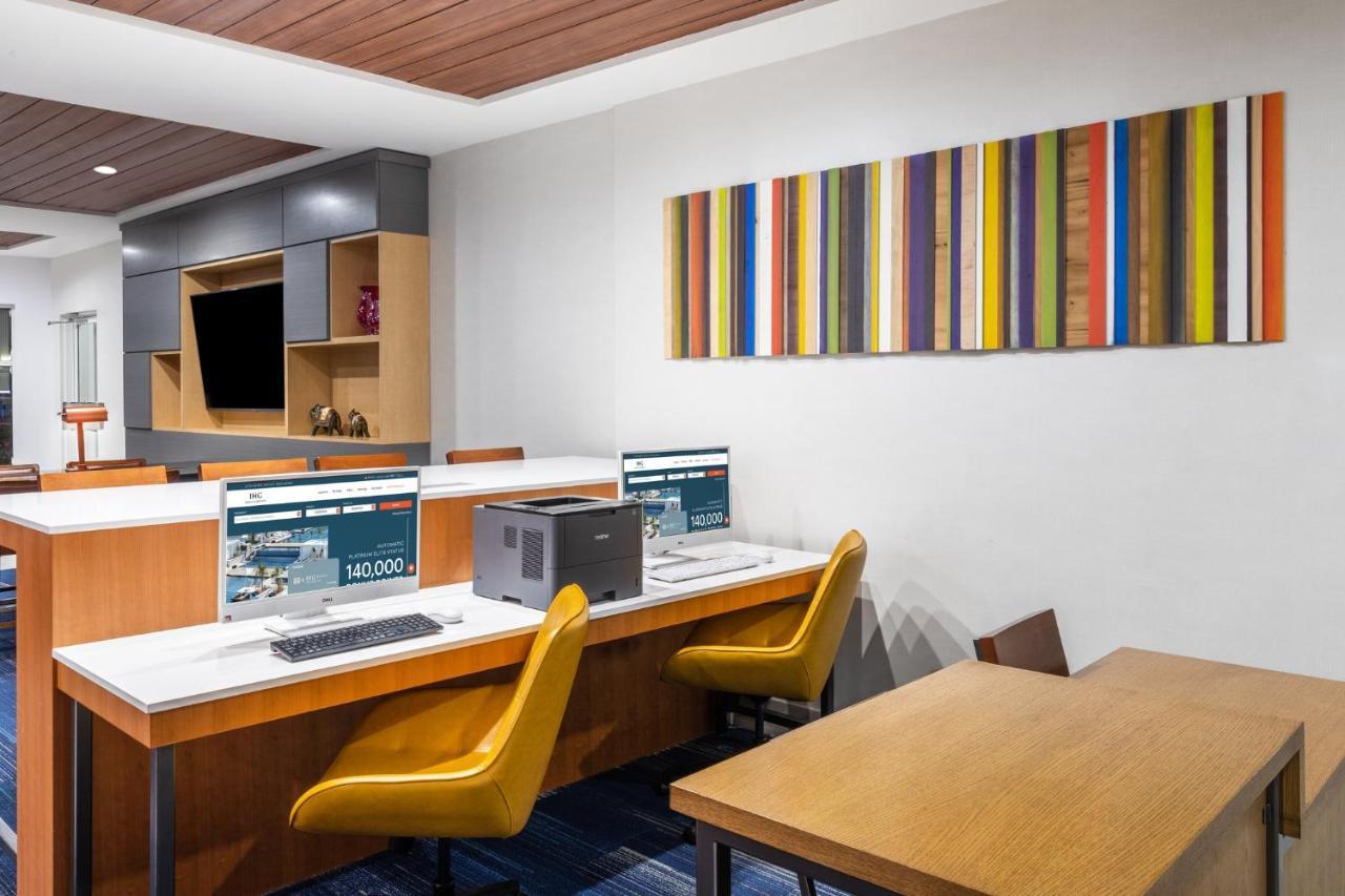 Express Houston Space Center-clear By Ihg Webster